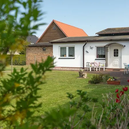Bungalow Am Krebssee Holiday home Neu Sallenthin